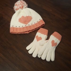 Toddler girls hat and glove set
